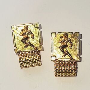 FOOTBALL PLAYER CUFFLINKS - VINTAGE GOLDTONE MESH WRAP STYLE